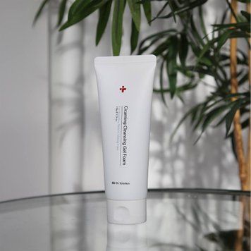 Очищуювальна гель-пінка з центеллою Cuskin Dr. Solution Cicaming Cleansing Gel Foam 120213 фото